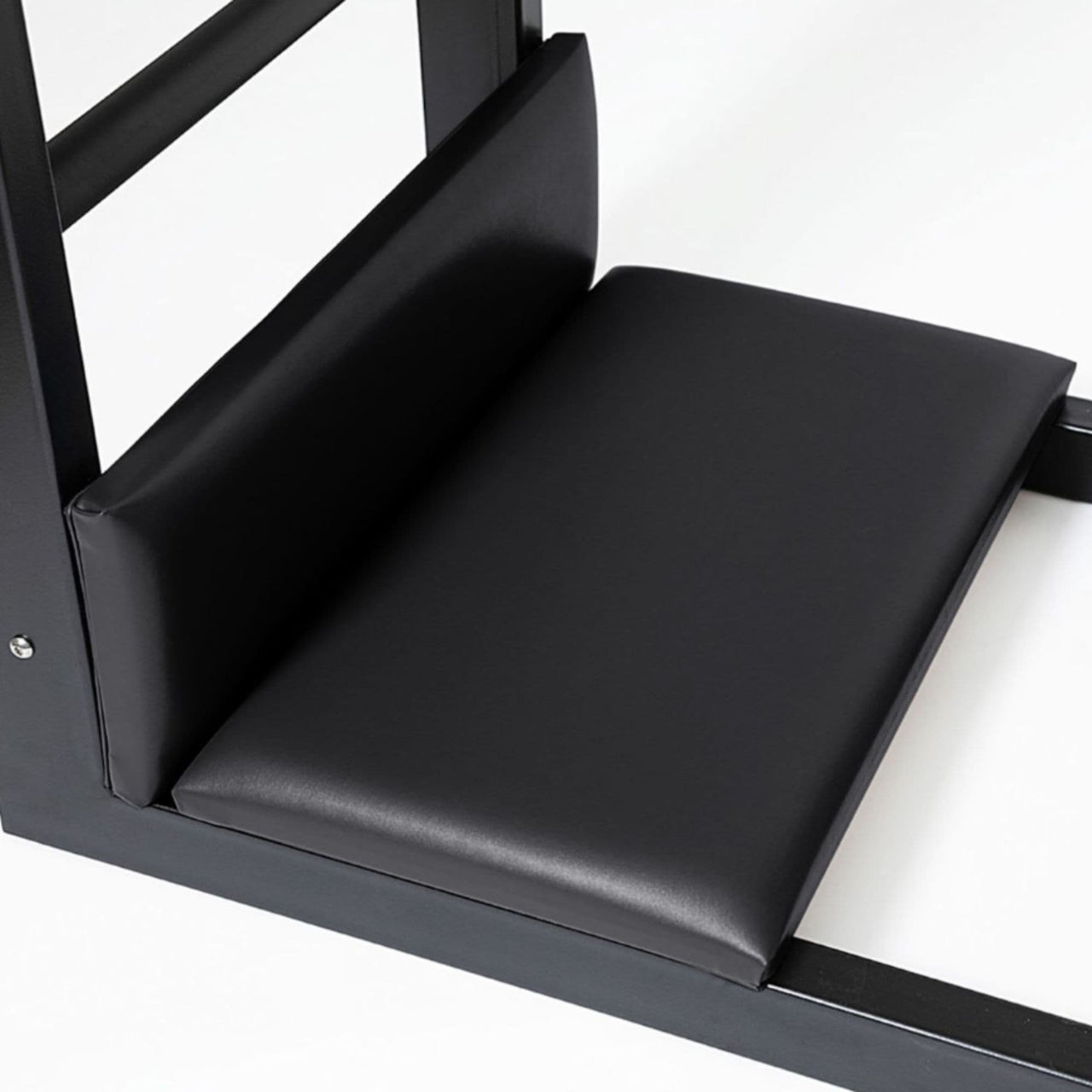 Elina Elite Ladder Barrel with Steel Base Close-Up View Of The Padded Seat And Backrest On A Pilates Ladder Barrel