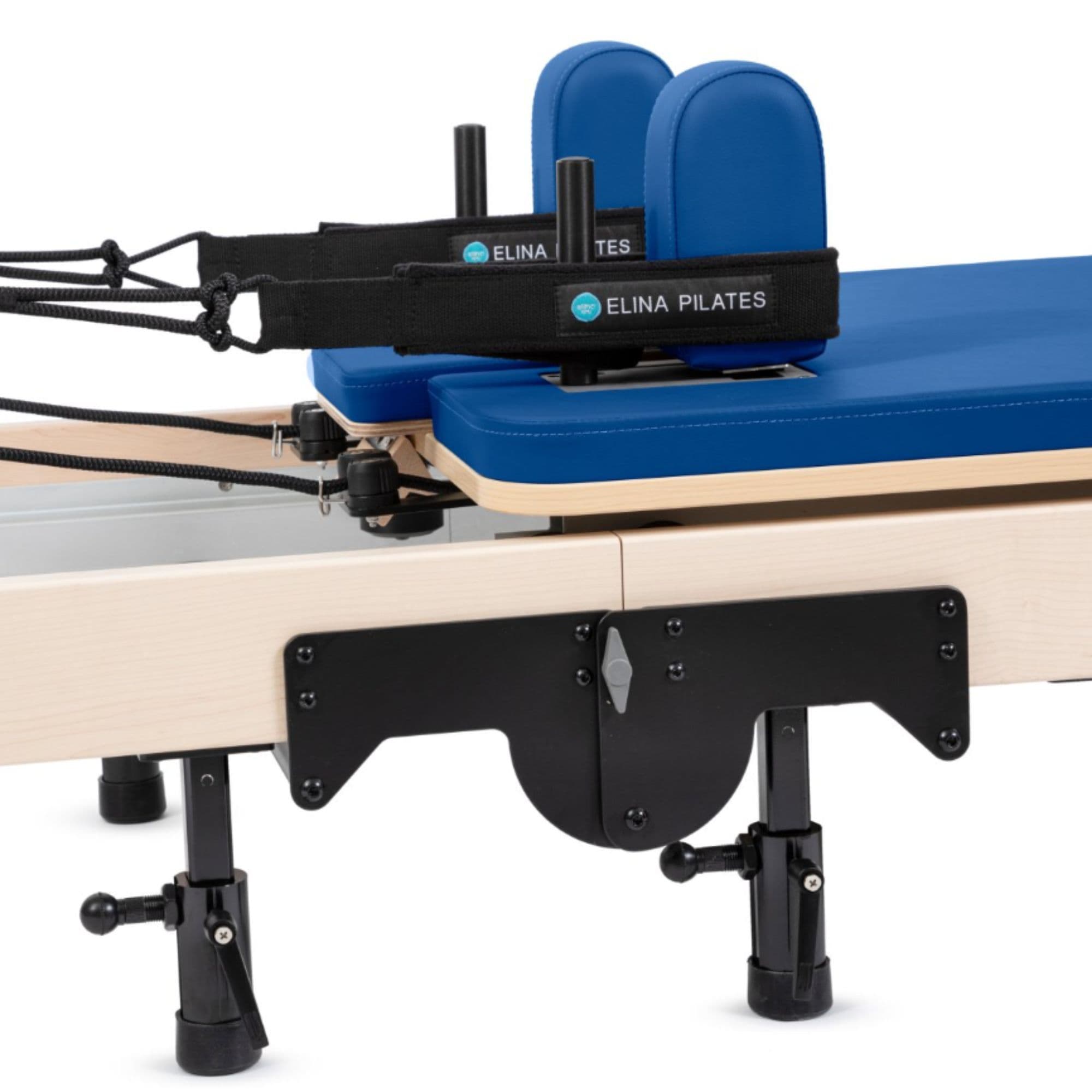 Elina Foldable Reformer for Home Blue Variant Close-Up View Of The Carriage And Adjustable Shoulder Rests
