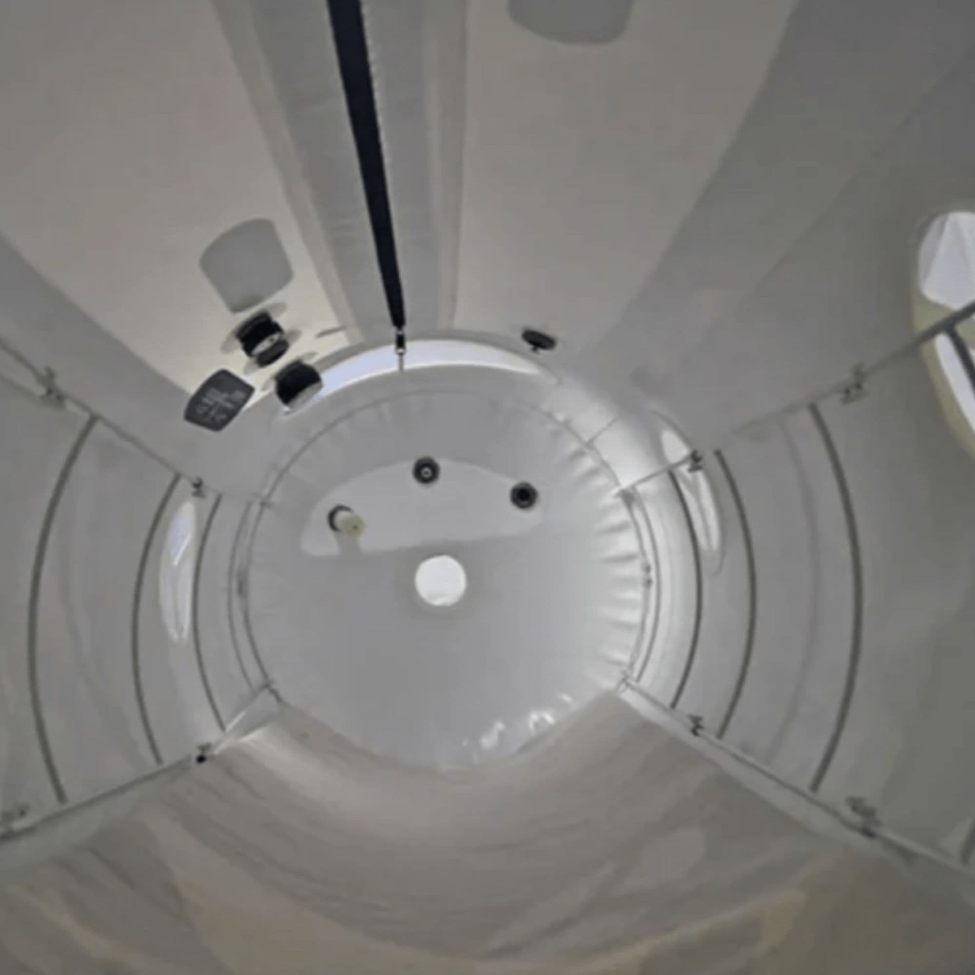 Macy Pan ST702 Portable Hyperbaric Chamber Interior View