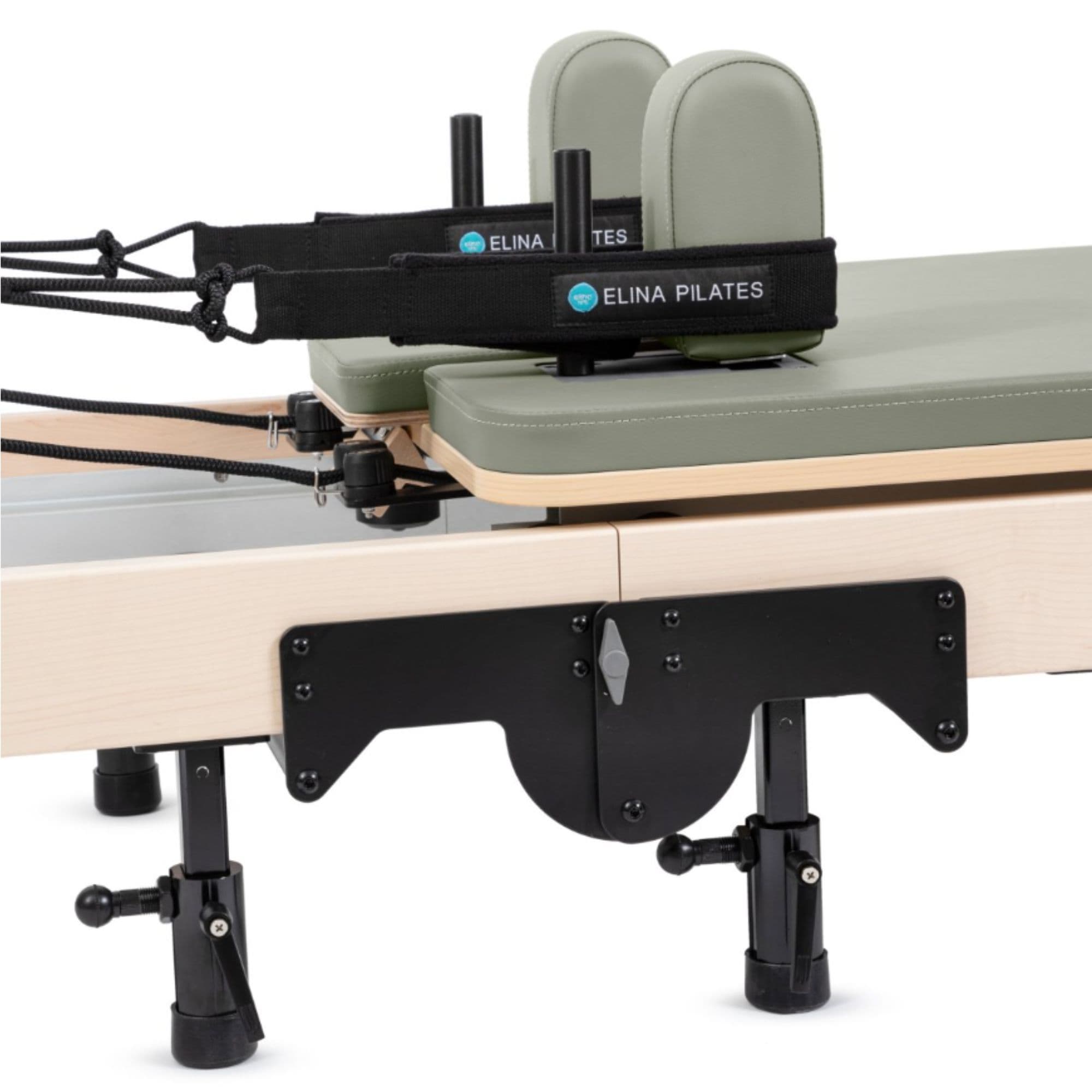 Reformer Elina Pilates Foldable for Home Plus Box Iceberg Variant Close-Up View Of The Carriage And Adjustable Shoulder Rests