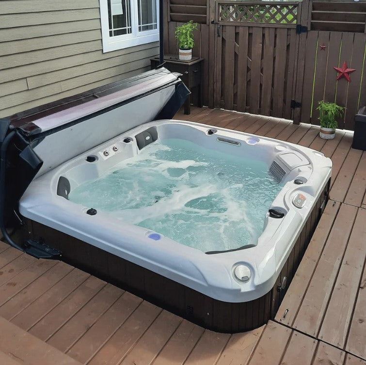 Cambridge 6-Person Hot Tub