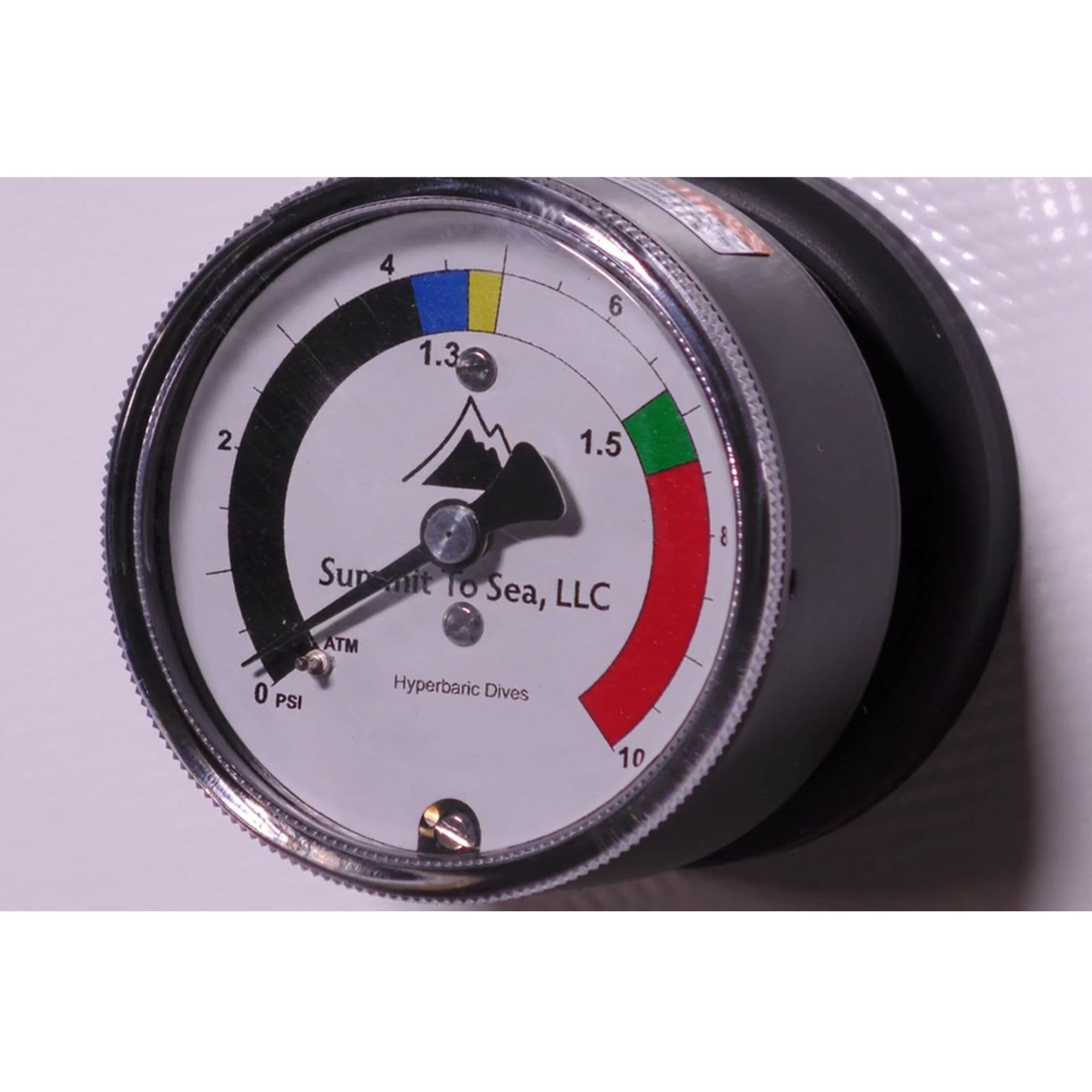 Summit to Sea Grand Dive Pro Plus 60-Inch Hyperbaric Chamber Detail View Of Pressure Gauge