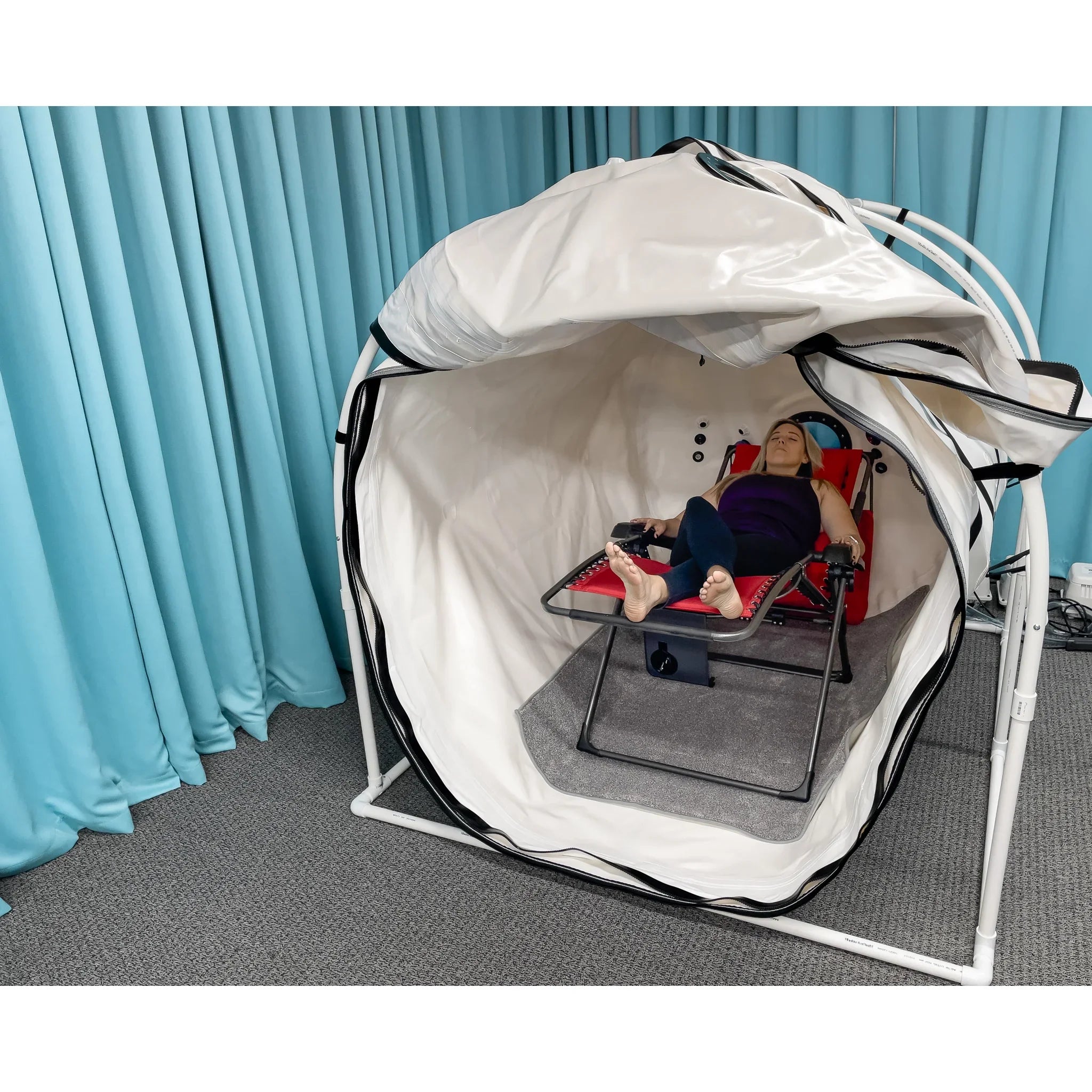Summit to Sea Grand Dive Pro Plus hyperbaric chamber interior - lounge chair